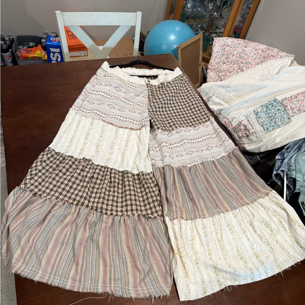POL Contrasting Panel
Patchwork Wide Leg Pants in Natural Multi - Picture 11 of 14